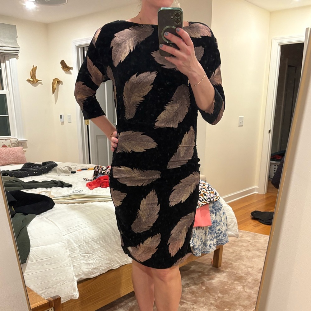 Elegant Black and Tan Feather Pattern Dress